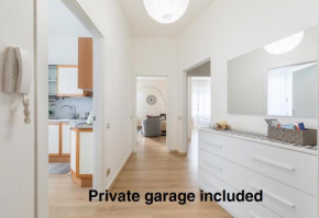 Lovely, charming and quiet apartment in the centre air conditioned and free private garage Como